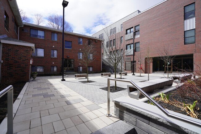Building Photo - 394 Langley Rd