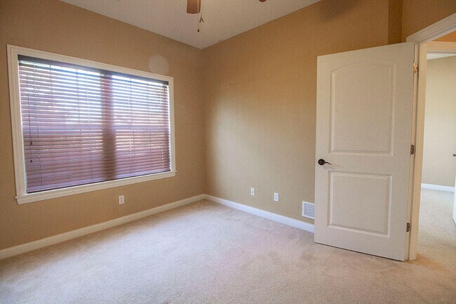 Building Photo - 5305 Chamois Dr