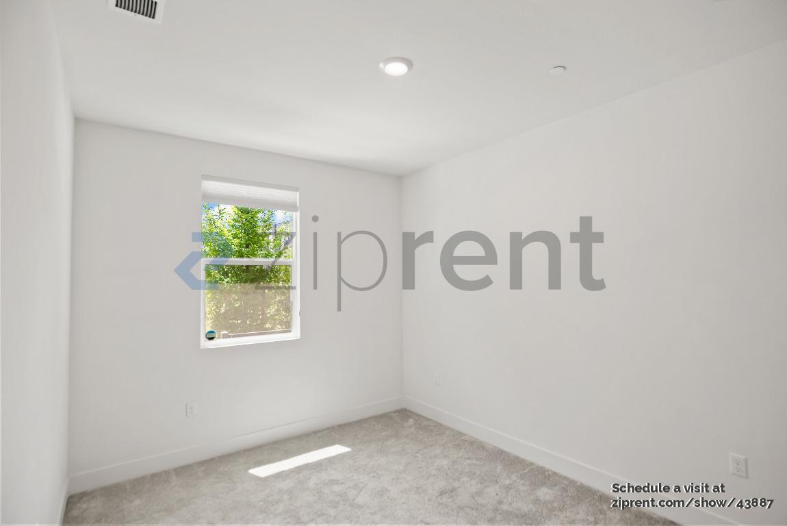 Building Photo - 3489 Vision Cmn