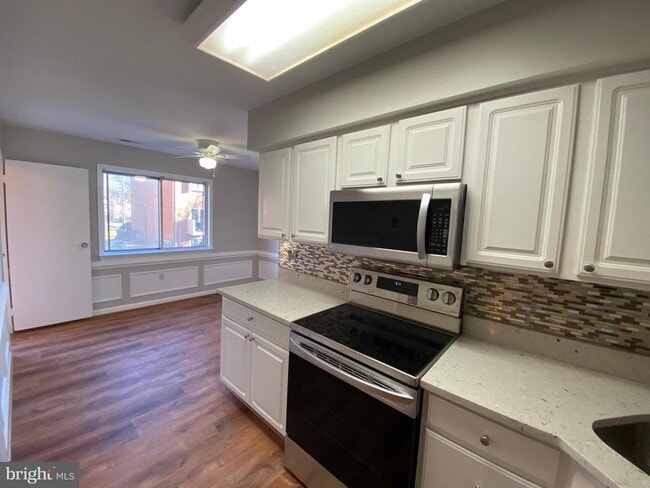 Building Photo - 4597 Logsdon Dr