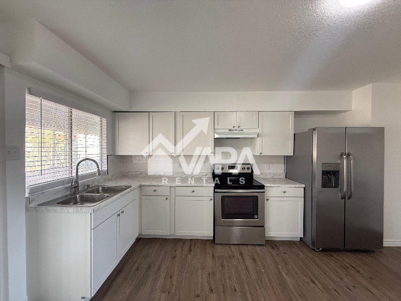 Building Photo - 5714 Elk Lake Dr