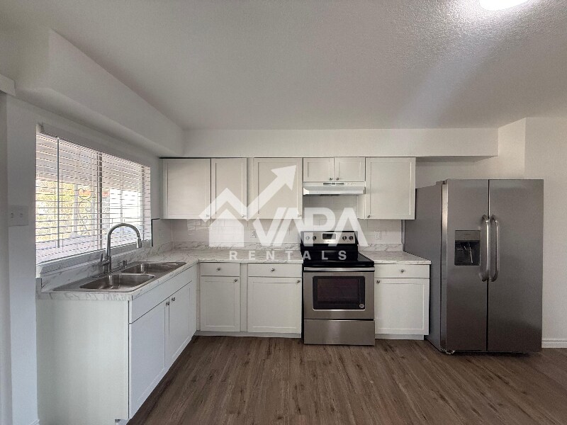 Building Photo - 6714 Elk Lake Dr