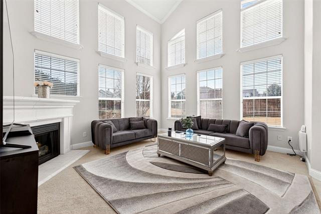 Building Photo - 4440 Jardin St