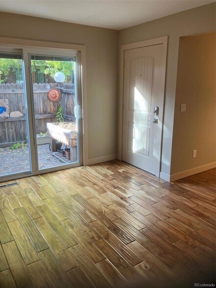 Building Photo - 9260 W Utah Ave