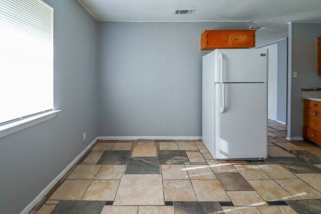 Building Photo - 1309 Greenwood Ave