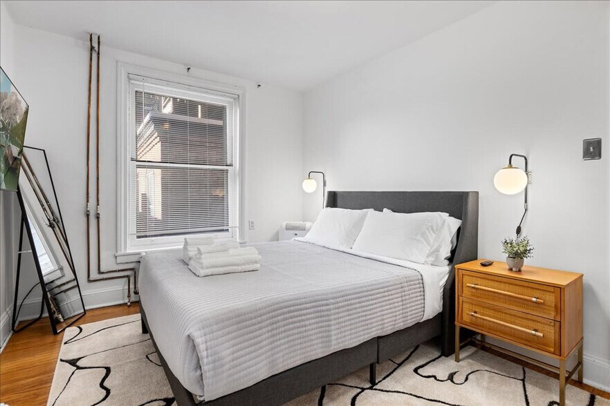 Building Photo - 234 S 20th St