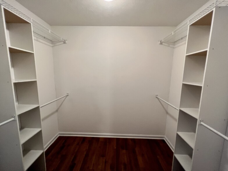 Master Closet - 2484 Fisk Rd