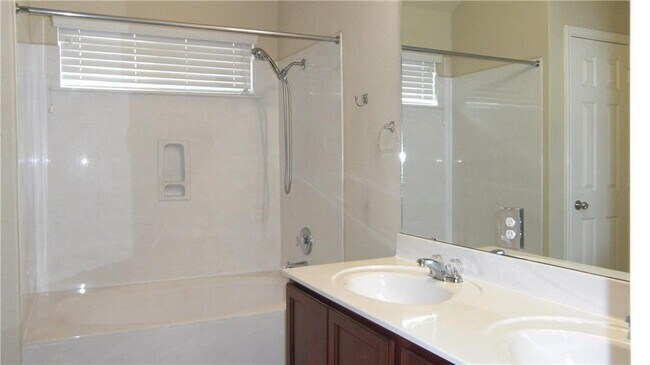 Building Photo - 208 Teron Dr