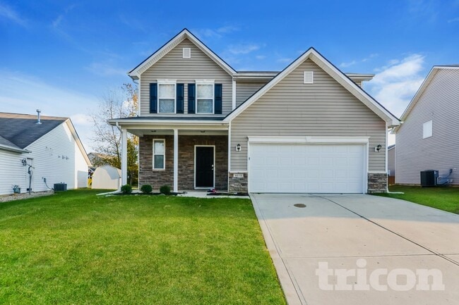 Building Photo - 4279 Round Lake Bend