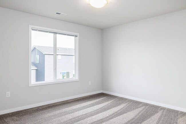 Building Photo - 16637 Goodman Dr