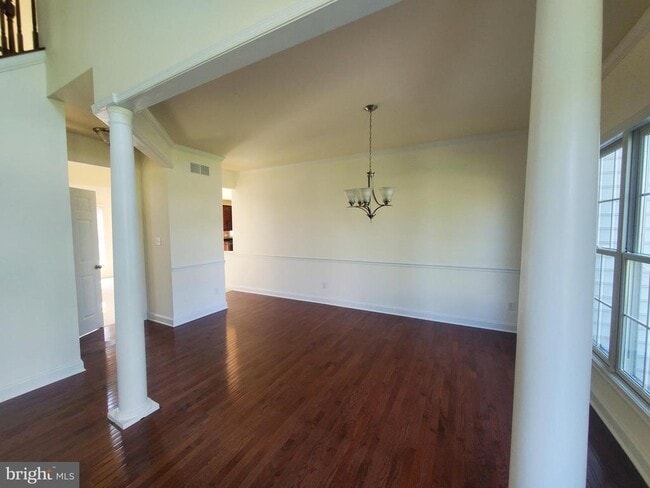 Building Photo - 33 Saphire Ct