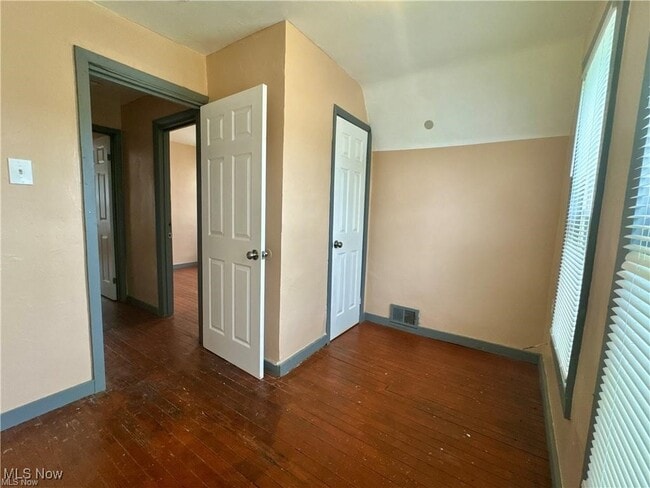 Building Photo - 993 Concord Ave