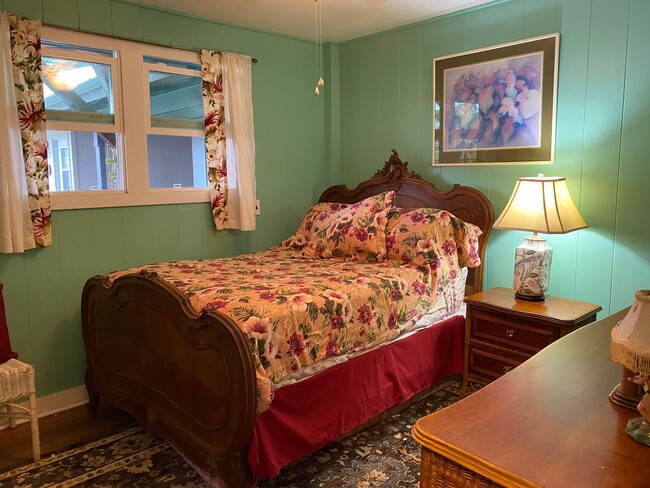 Building Photo - Kaumana Terrace Fully Furnished & Pet Frie...