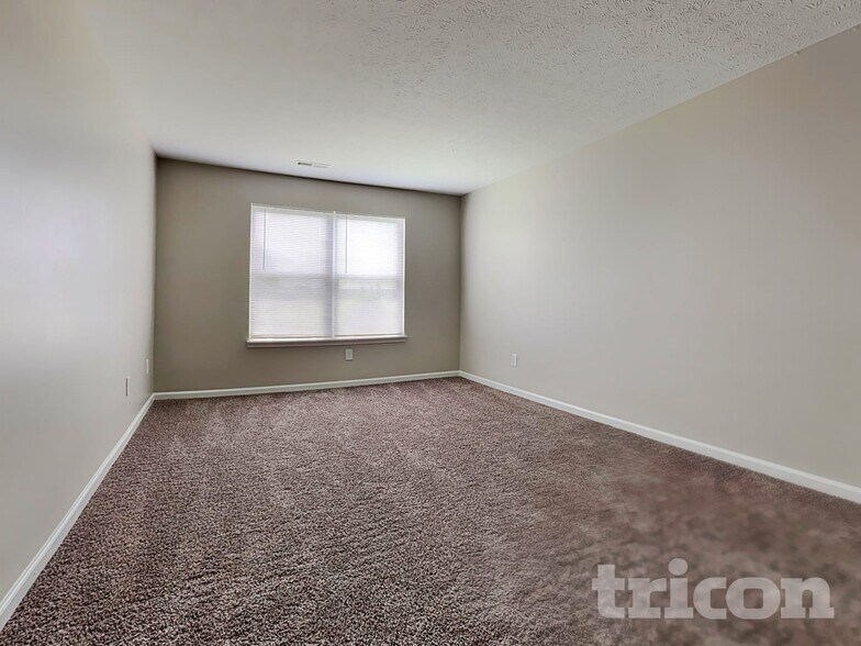 Building Photo - 943 Farmington Trail