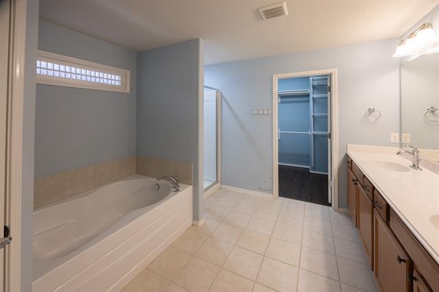 Building Photo - 15905 Avenel Way