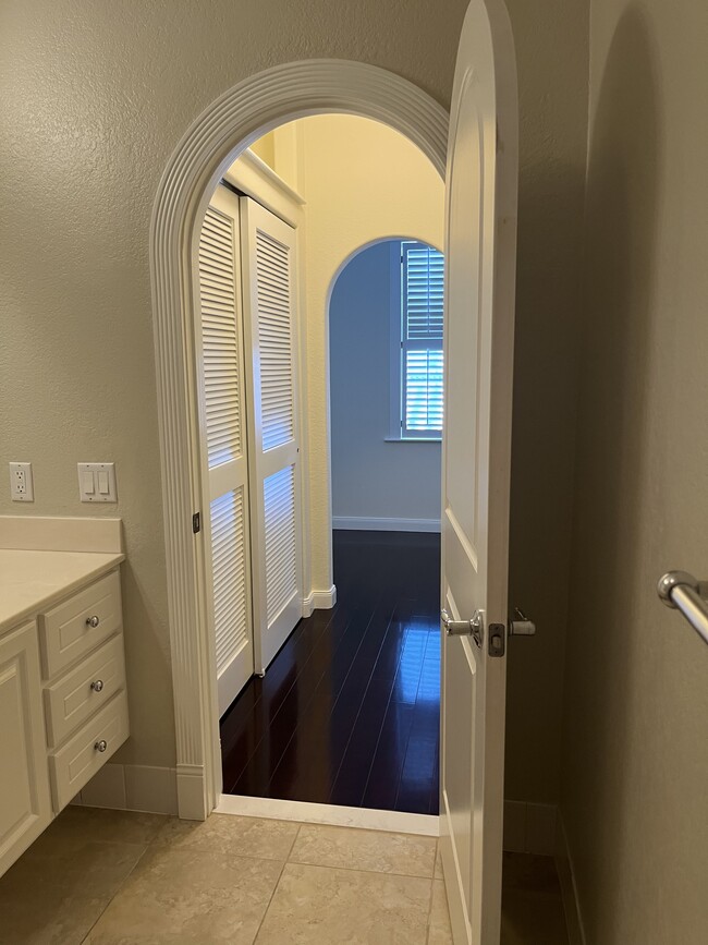 Second master bedroom with custom closet - 8438 Gilford Ln