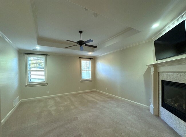 Building Photo - 5 Bedroom /4 Bath House in LAKELAND!!!