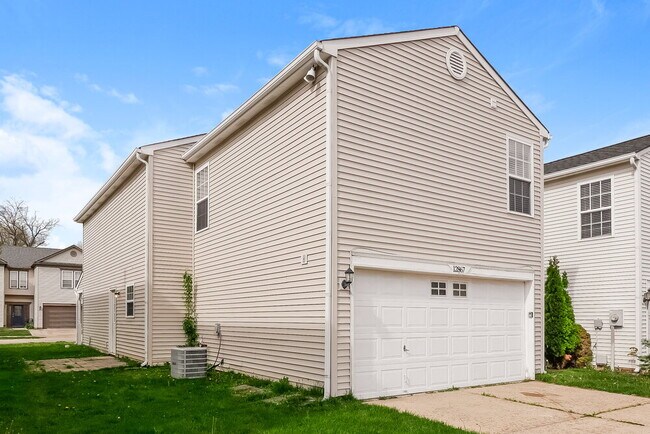 Building Photo - 12867 Old Glory Dr
