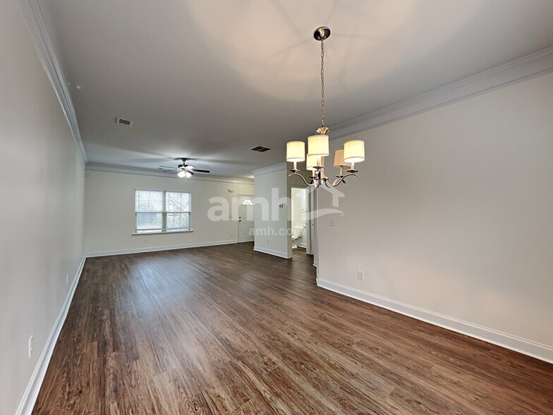 Building Photo - 2615 Beal St