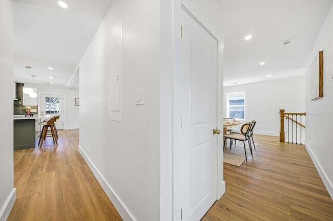 Building Photo - 54 Rangeley Rd