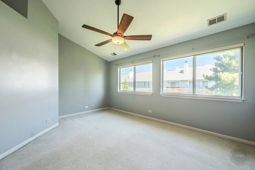 Building Photo - 1136 Cambria Ln S