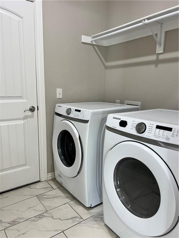 Building Photo - 901 Sassafras Ln