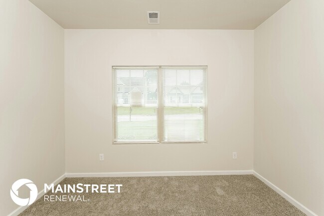 Building Photo - 950 Clover Cir