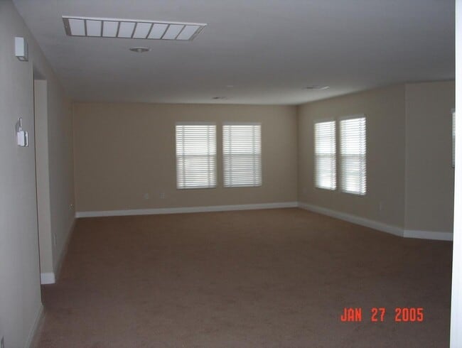Building Photo - 5 BD 4 BTH Two Story Home Available in Aliante