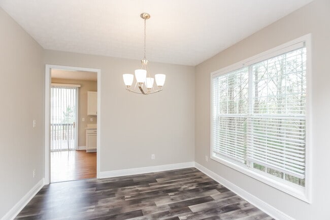 Building Photo - 7038 Hillcrest Chase Ln