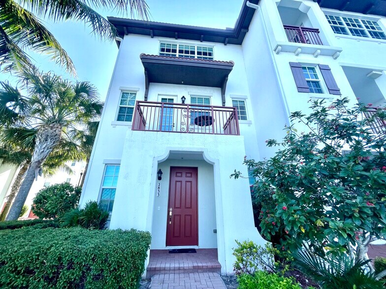 Building Photo - 2833 SW 119th Way