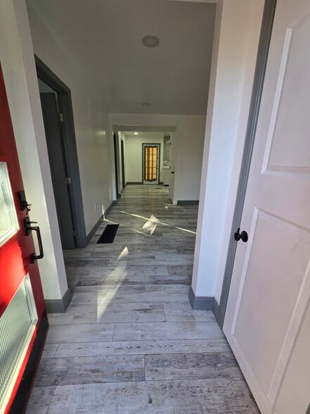 Building Photo - 1056 Geers Ave