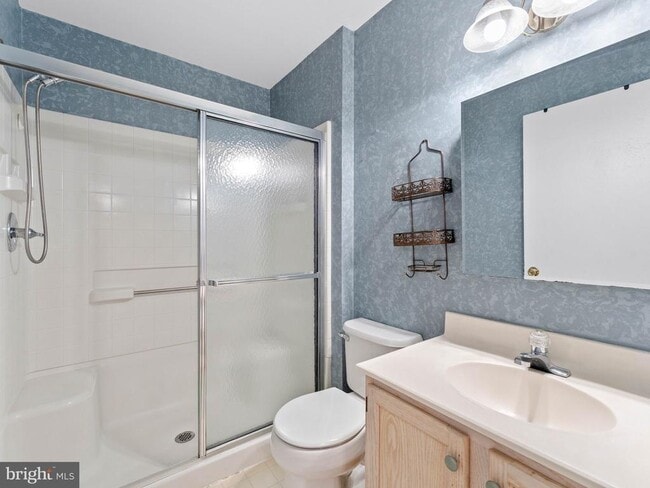 Building Photo - 5 Larkspur Ct