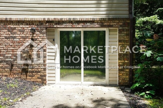 Building Photo - 434 Forrest Ave