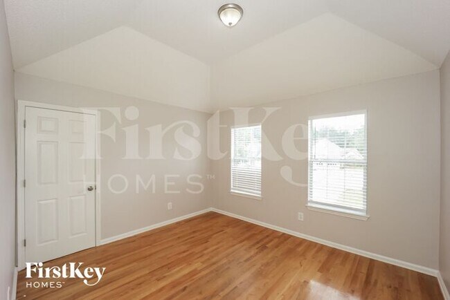 Building Photo - 3823 Riverview Ferry Crossing