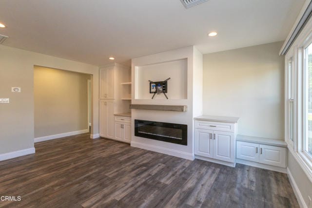 Building Photo - 1720 E Linfield St