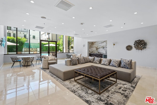 Building Photo - 10724 Wilshire Blvd