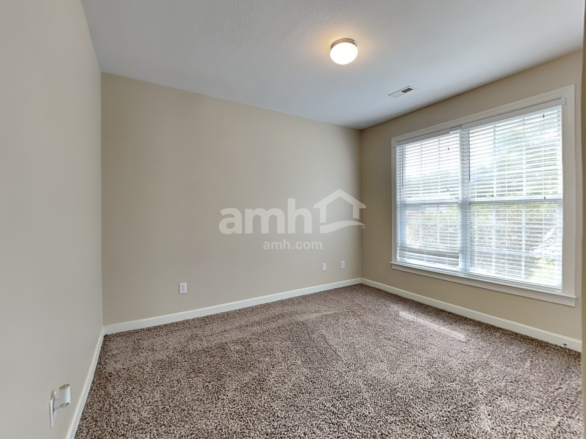 Building Photo - 16 Greenbranch Way