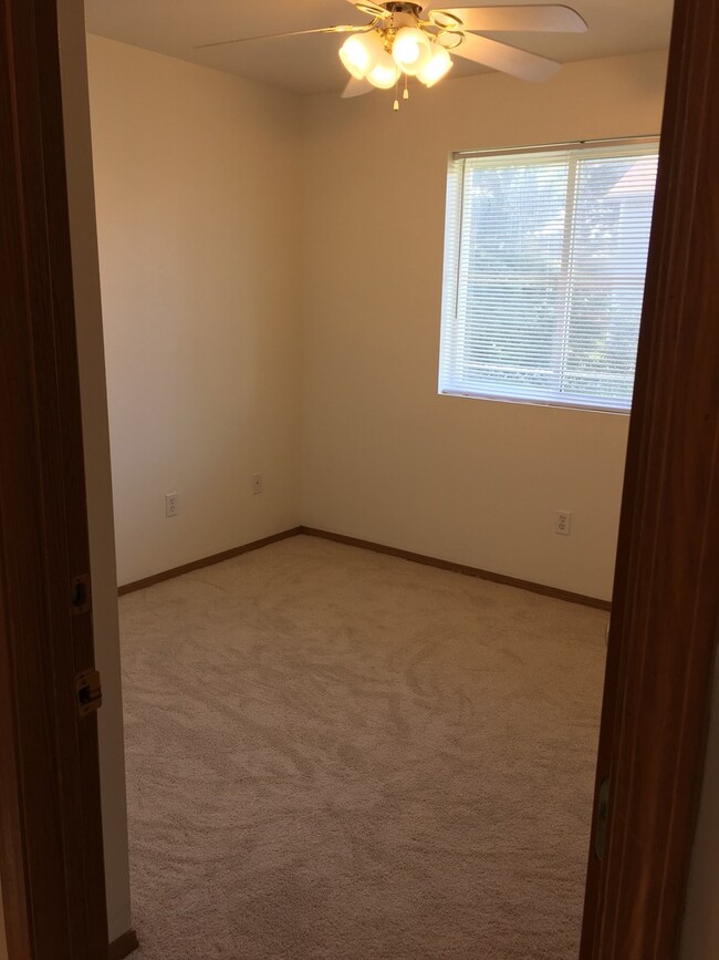 Primary Photo - Close to Downtown and CWU!