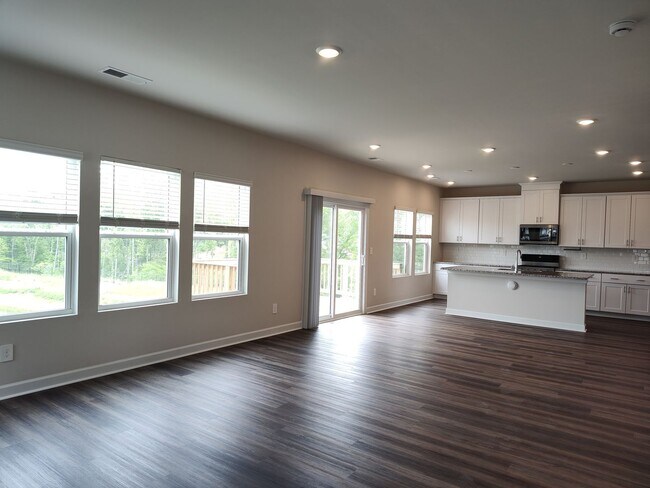 Building Photo - 5 BD/3.5 BA House in Shepherds Landing!