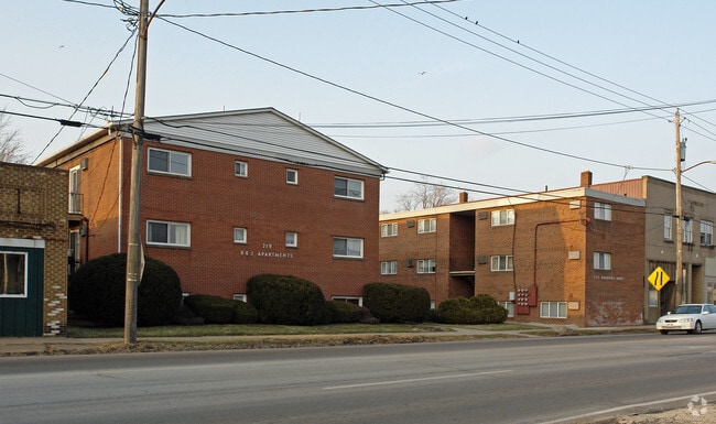 Building Photo - Black River Community