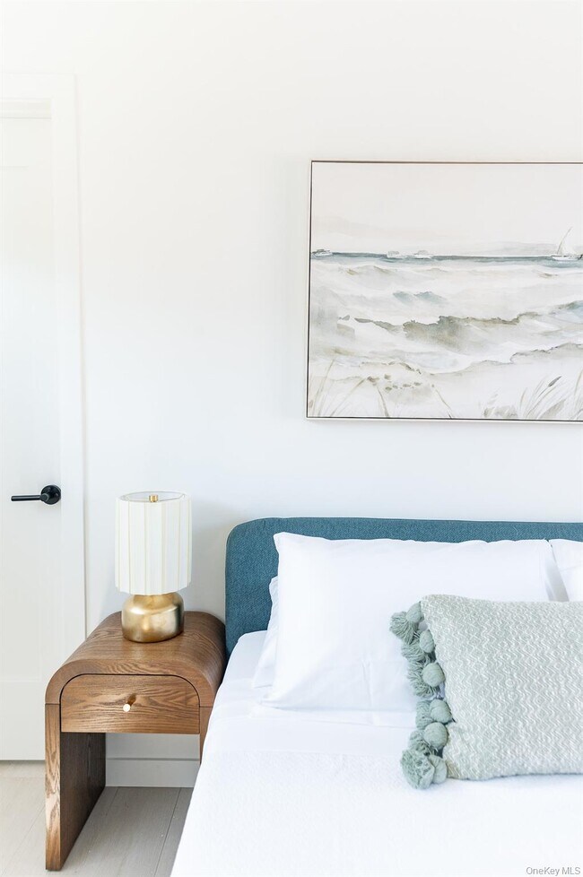 Building Photo - 319 Wilmot Rd