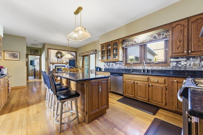 Building Photo - 912 Stonebridge Way