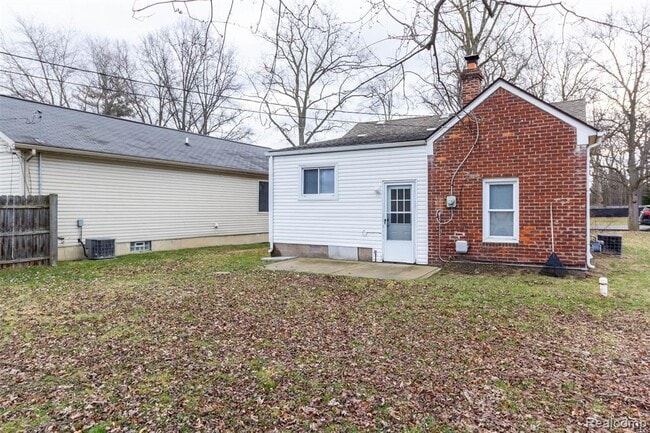 Building Photo - 9712 Cherokee St