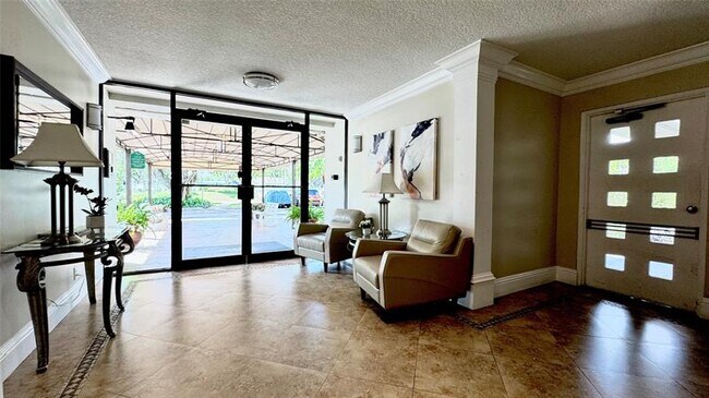 Building Photo - 2650 S Course Dr