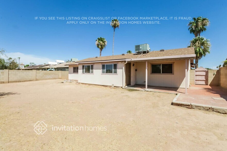 Building Photo - 2412 S Cottonwood Dr