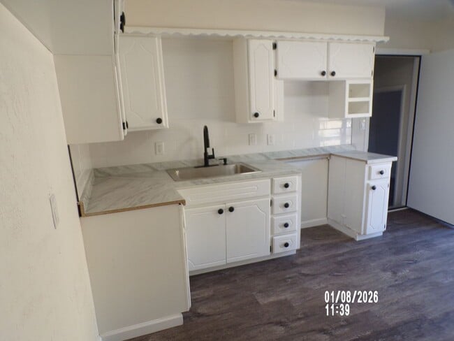 Building Photo - Great re-do