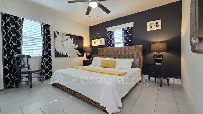 Building Photo - 509 W Olympia Ave