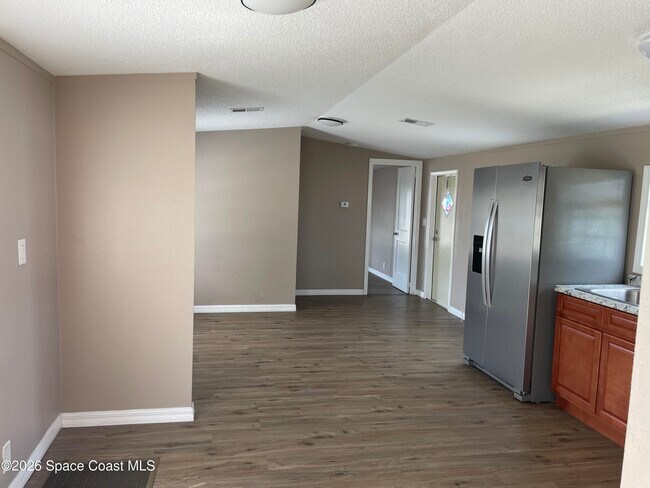Building Photo - 2508 Chatham Way NE
