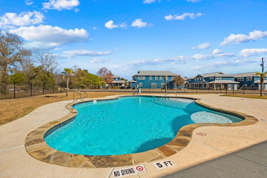 Building Photo - 1554 Gruene Rd