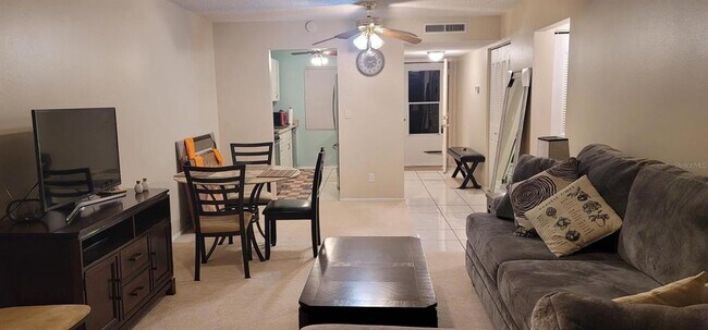 Building Photo - 2060 Marilyn St